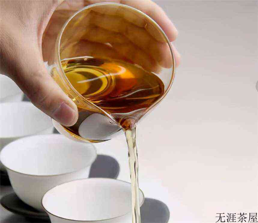 茶小白如何判断普洱生茶的年份？()