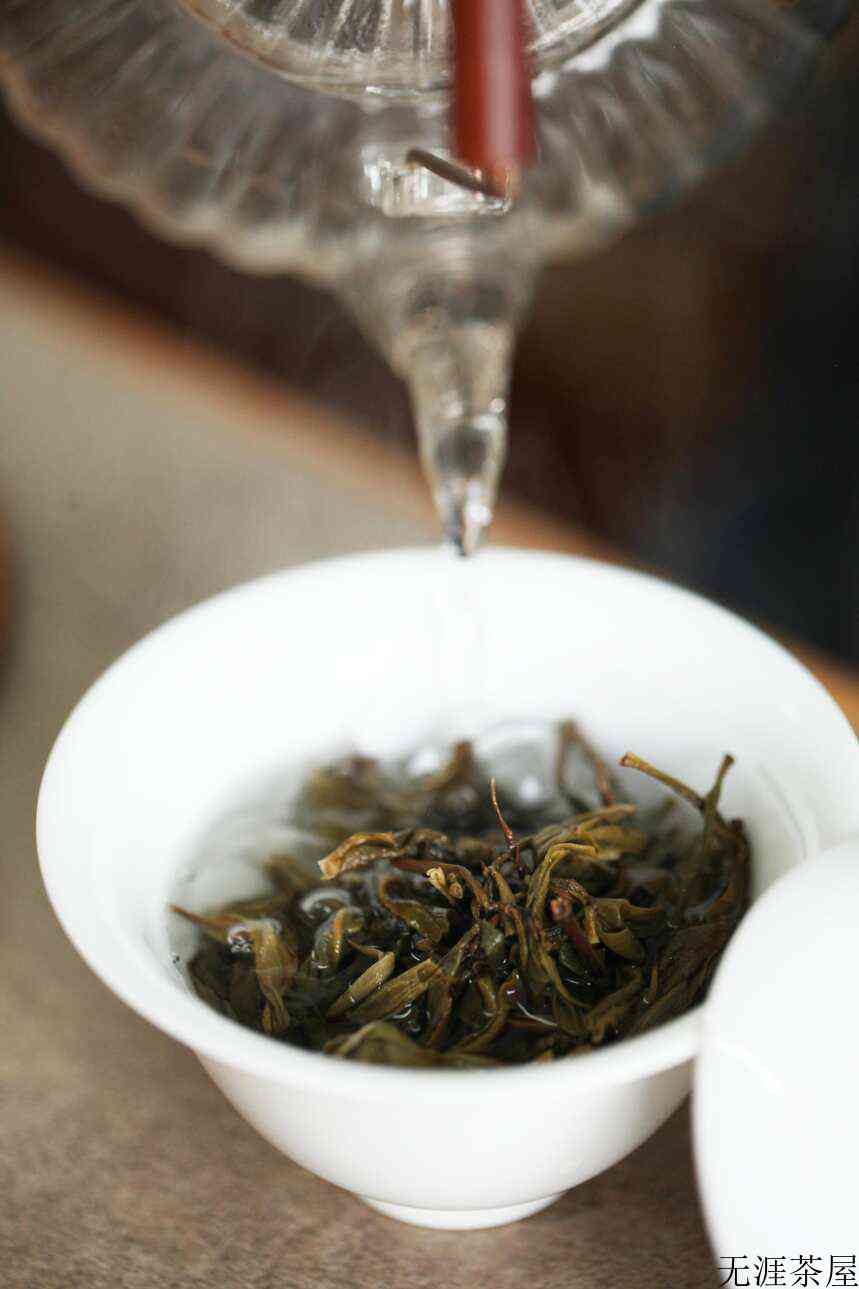 为什么泡茶讲究一泡一饮，茶水分离？()