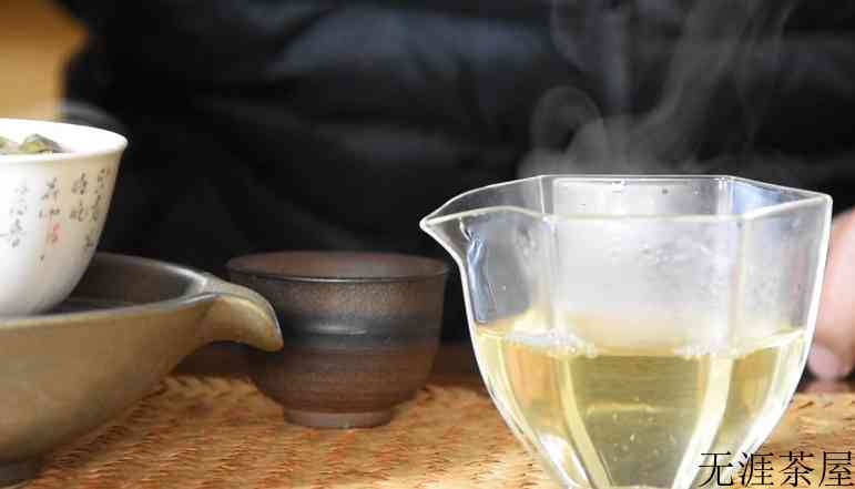 普洱茶生茶和熟茶哪个好（普洱茶生茶和熟茶哪个好收藏）()