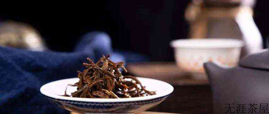 茶中的涩、鲜、苦、甜是什么物质形成的？()