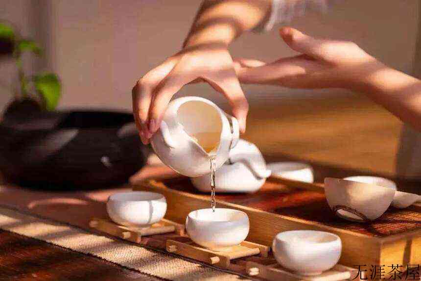余秋雨：普洱茶吸引人的核心机密