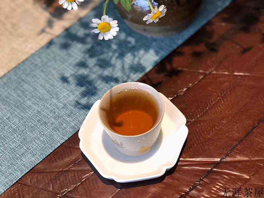纯料茶好还是拼配茶好？()
