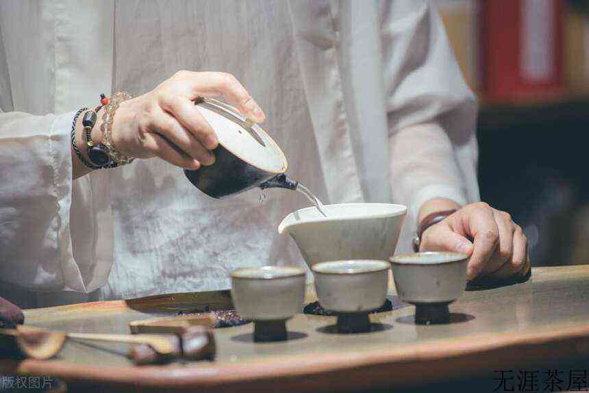 泡茶的几大误区你中了几个？()