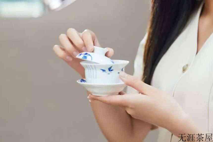 专业品茶师都在用的“啜茶法”，你学会了吗？