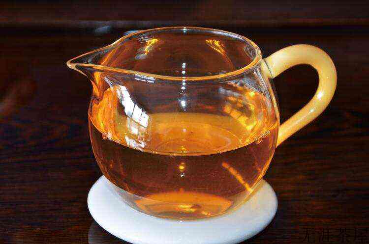 2005年五星孔雀班章茶王青饼