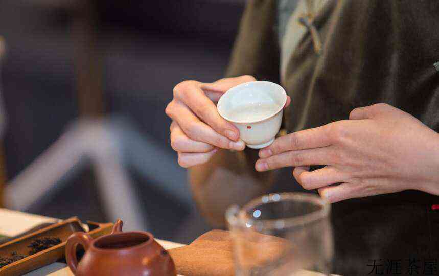 普洱茶玩家的无奈：普洱茶产业，落后葡萄酒100年？