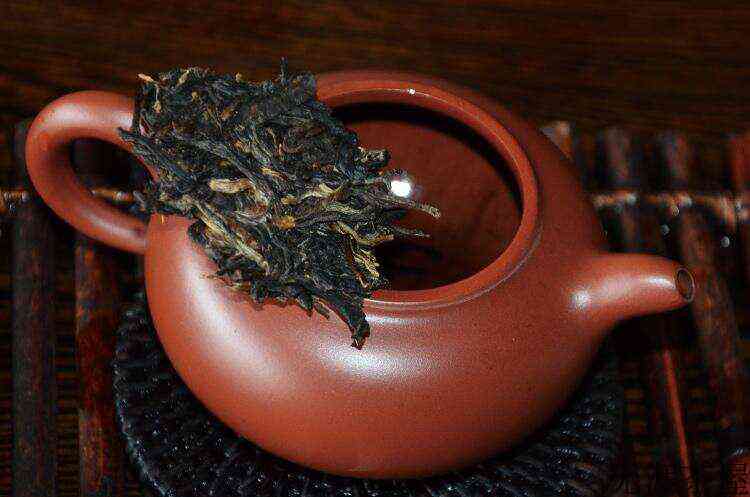2004年瑞荣号易武古茶贡品400克评测