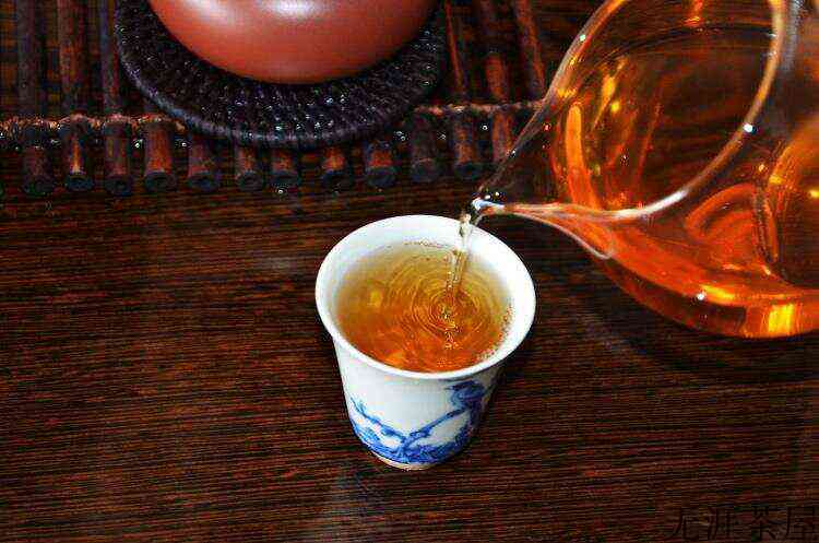 2004年瑞荣号易武古茶贡品400克评测