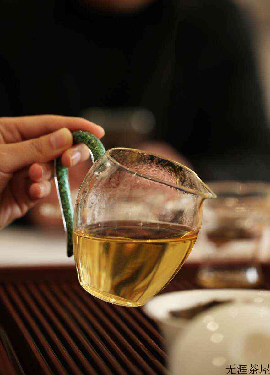 2019年易武香椿林头春古茶：蜜韵甘醇，气韵皎然，生津回甘炸裂