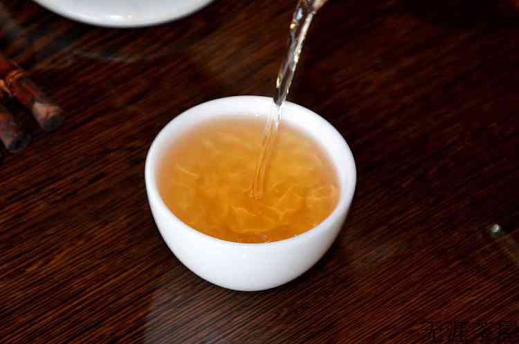 2003年老班章生态有机青饼评测