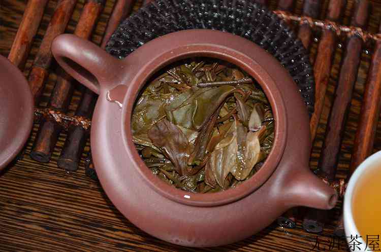 2003年老班章生态有机青饼评测