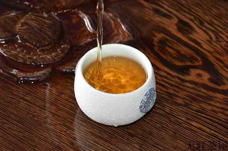 2001年班章古树孔雀青饼生茶评测