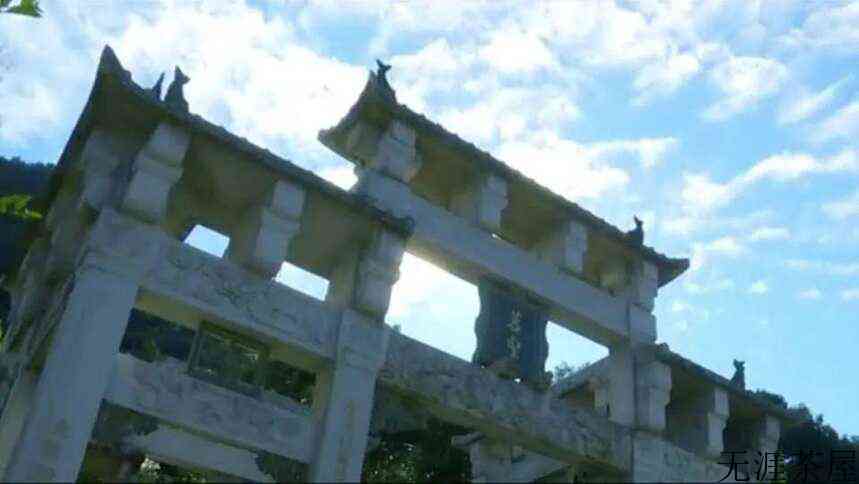 安溪十二茗山游客醉，万千意韵旷怀舒