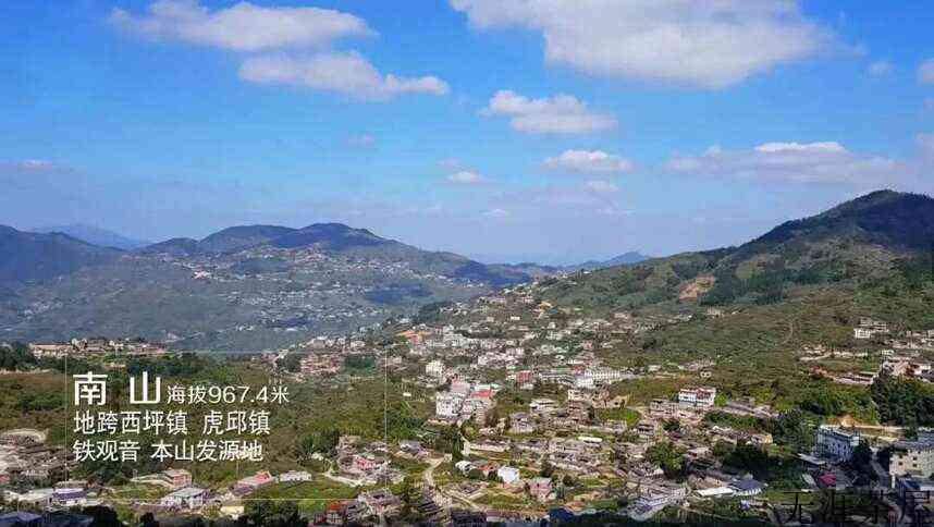 安溪十二茗山游客醉，万千意韵旷怀舒