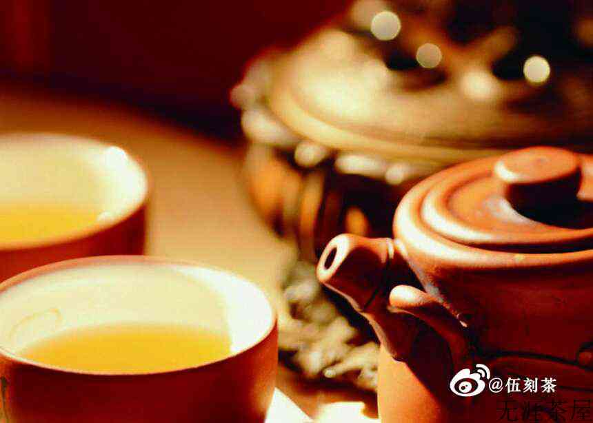 自然优雅，因为喝茶