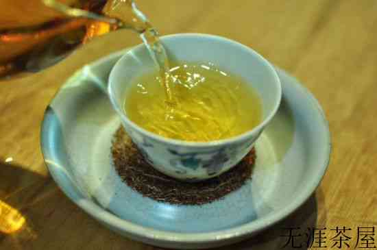 白茶和普洱茶哪个更好，喝普洱好还是白茶好？