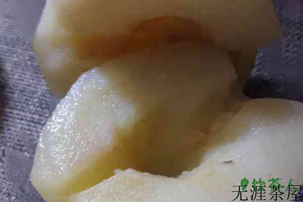 煮梨水削皮好还是不削皮好，冰糖炖雪梨皮要去掉吗(梨皮营养高)