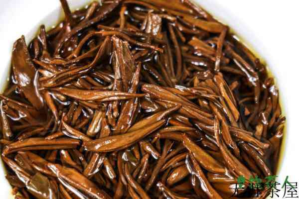 夸茶好的句子，形容茶好喝的有文化的段子(幽默而唯美)