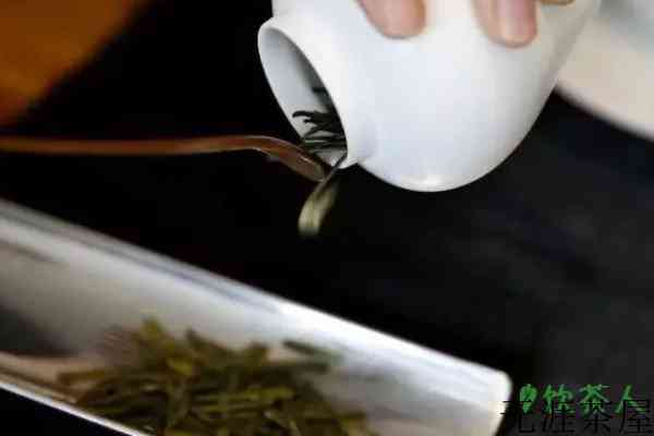 送茶礼的经典语句，关于茶叶送礼的佳句(高端优美且走心)