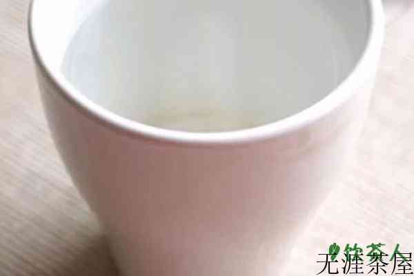 每天喝几杯水能减肥，每天要喝几杯水有助于减肥(八杯水最佳)