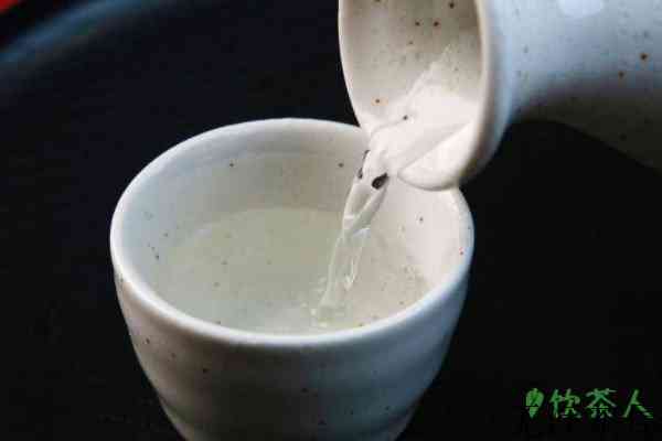 每天一杯酒对身体好吗，每天一杯酒有什么好处(四大好处)