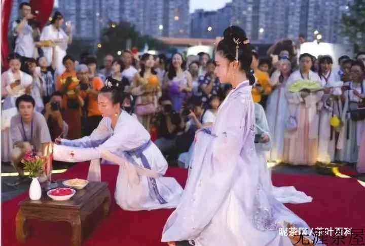 成都街头汉服扎堆，为什么成都穿汉服的这么多
