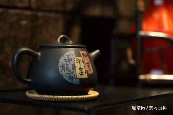 建水紫陶适合泡什么茶？以普洱生茶、熟茶、老茶为例