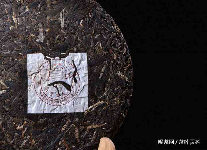 普洱茶为什么要压成饼状的？