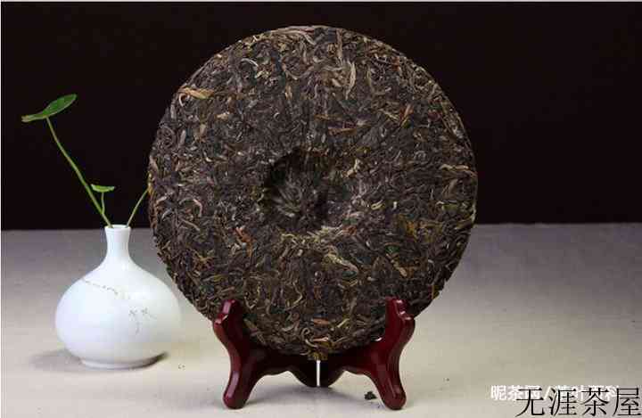 普洱茶为什么要压成饼状的？