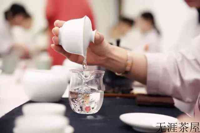 盖碗泡茶烫手？可能是你的方法错误