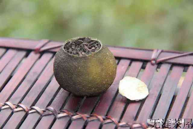 小青柑普洱茶的白霜是怎么形成的