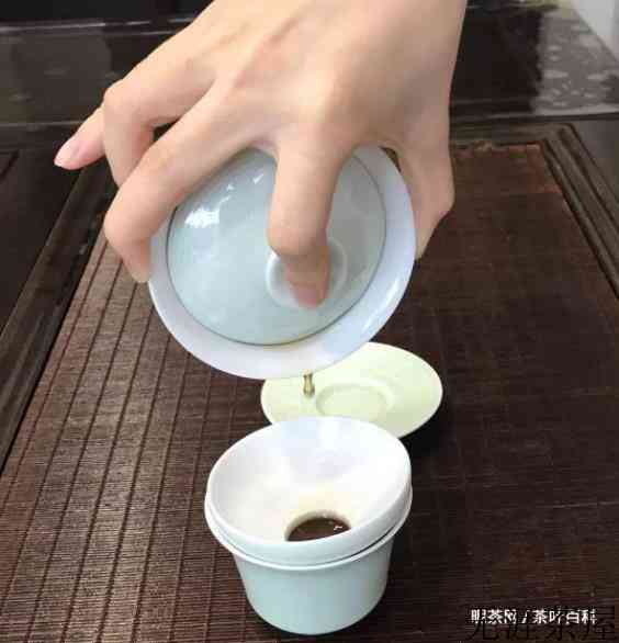 三才碗的正确拿法