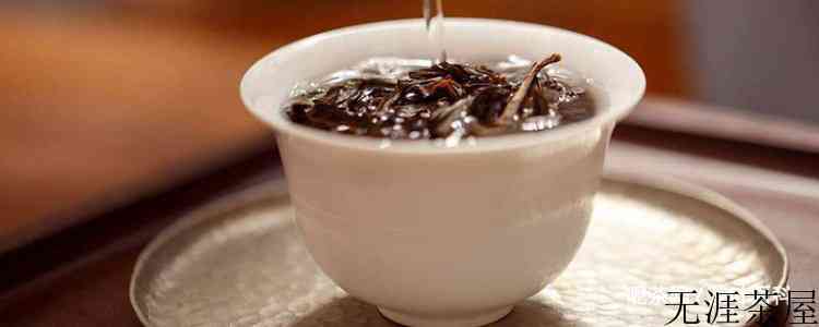拿盖碗喝茶的正确手势