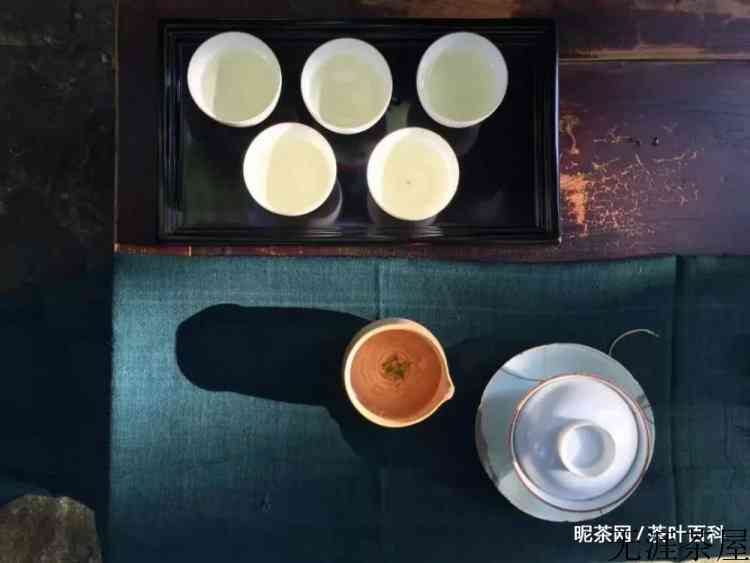 每天，习惯泡一壶好茶慰藉自己