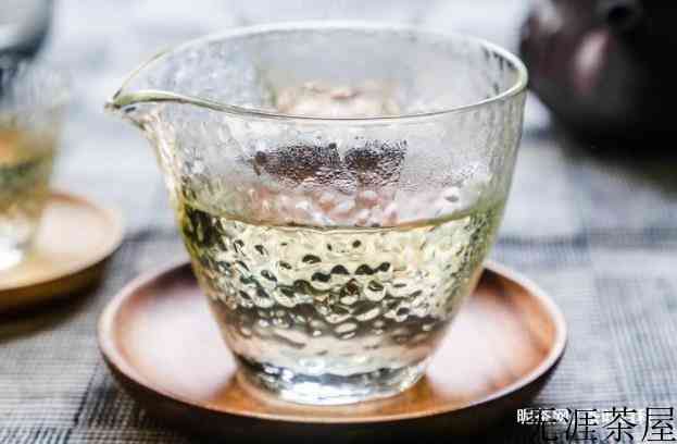 经常喝茶的人身上都有这些气质，喝茶的人值得用心深交
