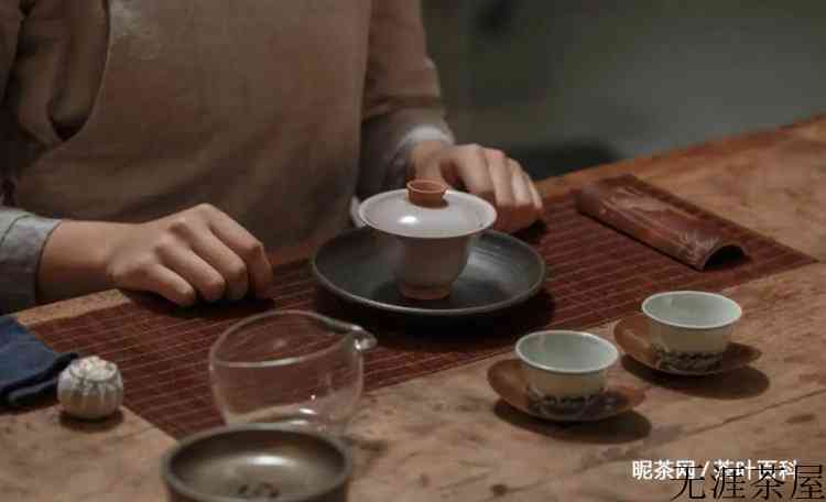 茶具的盖碗是干什么的