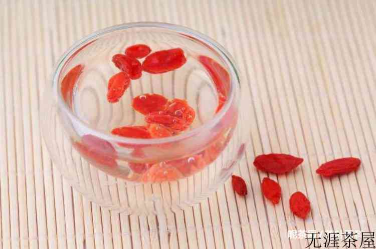 保温杯里泡枸杞有什么用