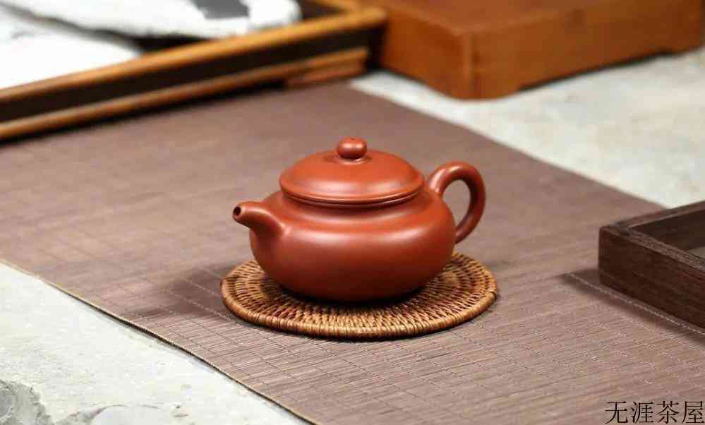 紫砂壶和盖碗，用谁泡茶更胜一筹