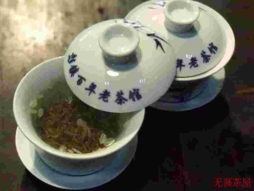 盖碗的杯托为什么不能留水