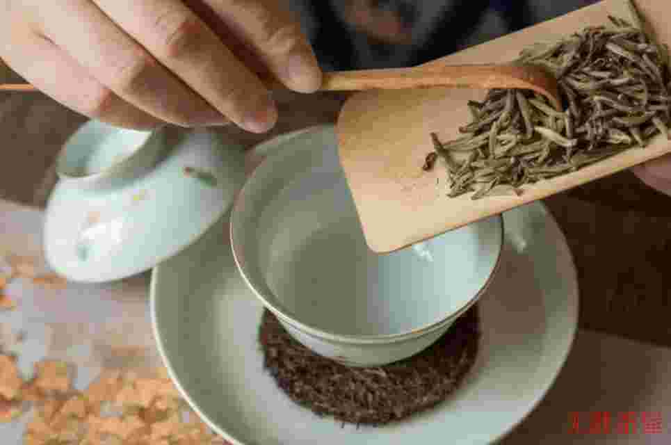 白茶的入口生津，是怎么感觉出来的
