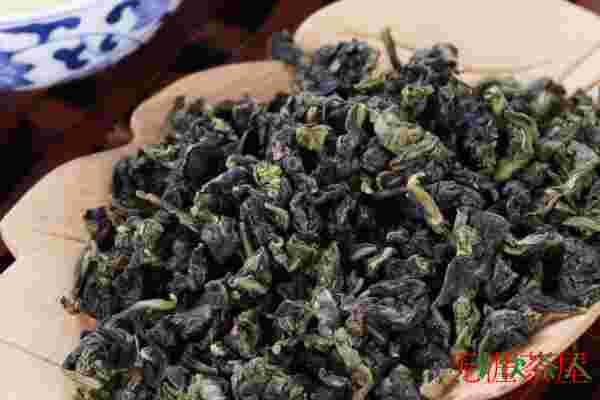 铁观音是红茶还是绿茶，铁观音是乌龙茶吗(名优乌龙茶)