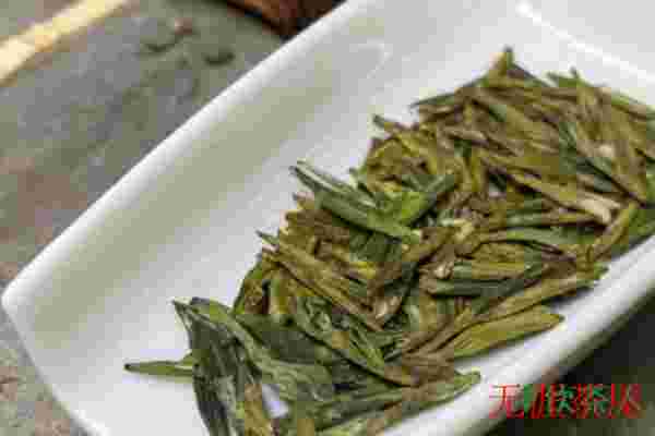 乾隆与龙井茶的故事，乾隆与龙井茶的关系(御茶逸事)