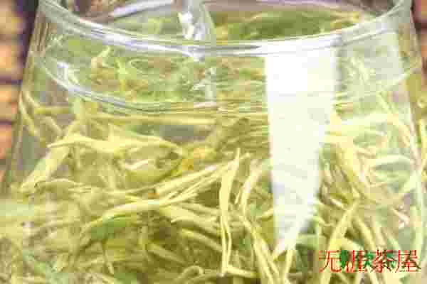 毛尖茶怎么泡出来是黄的不是绿的，毛尖茶泡出来怎么发黄