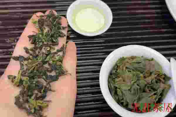 铁观音是绿茶还是红茶，是青茶也叫乌龙茶(属于半发酵茶)