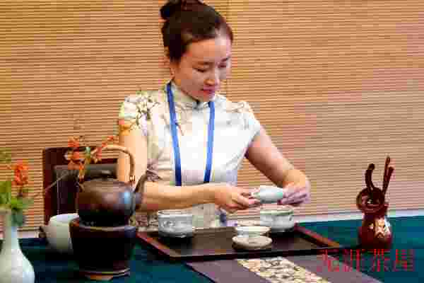 茶艺师是做什么的，属于茶行业专职技术人员