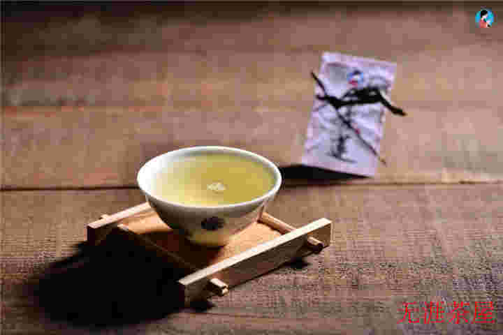 慢性咽炎能喝白茶吗？白茶是否具有副作用及其缓解效果