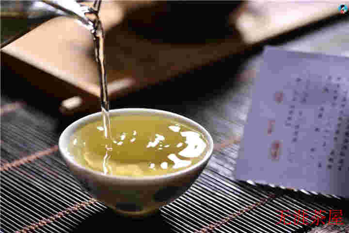 白茶的益处与应用 - 从药效到日常保健