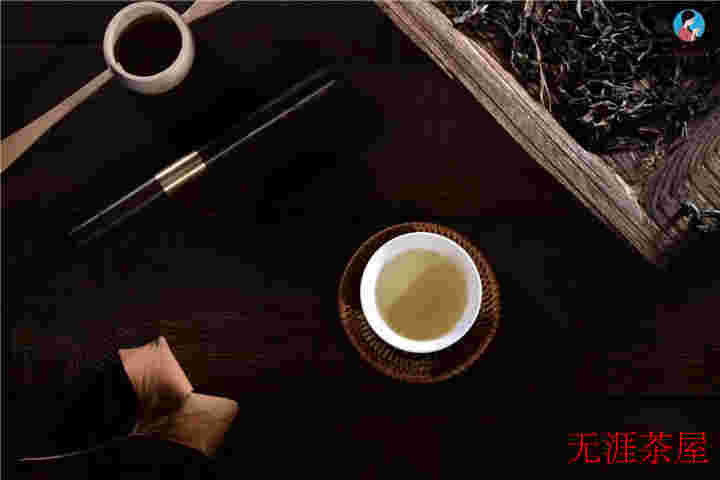 男士与白茶：了解这高贵饮品以及它的众多功效