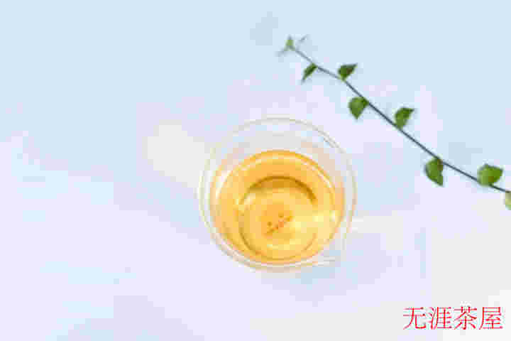 白茶存放后的奇妙变化与健康效益