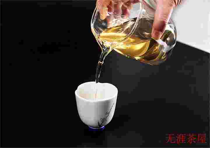 白茶的制作工艺揭秘：萎凋的奥秘与影响